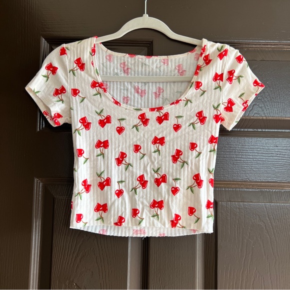 Forever 21 Tops - Forever 21 Cherry Print Crop Top